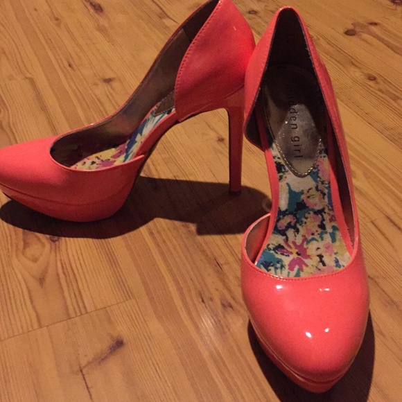 Coral Heels - Picture 1 of 1